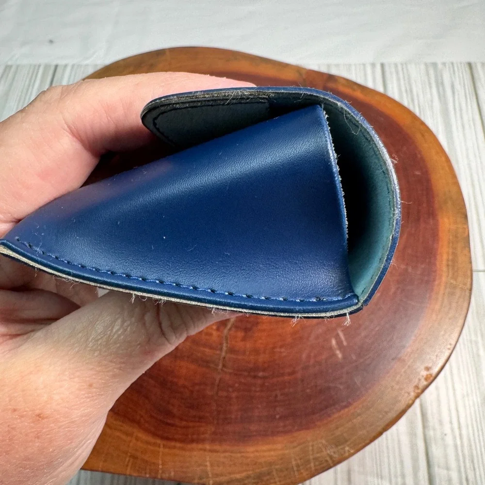Draper James Navy Blue Magnetic Eyewear Sunglasses Case Faux Leather Soft Lining